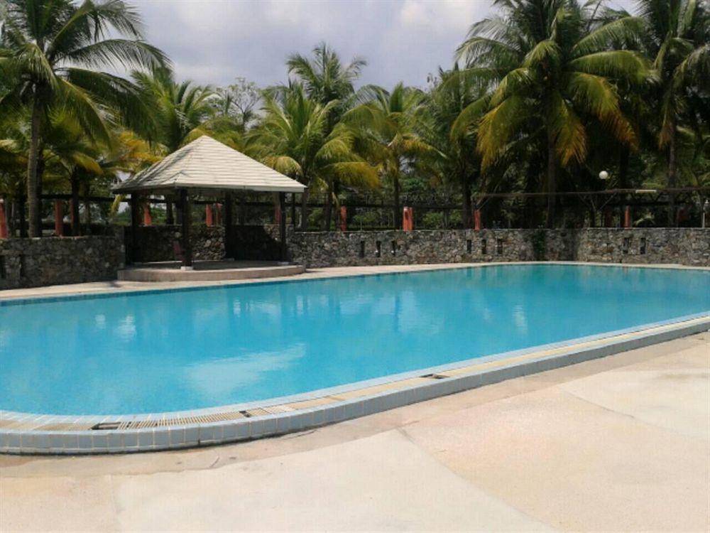 Pattaya Country Club & Resort Ban Pong  Buitenkant foto