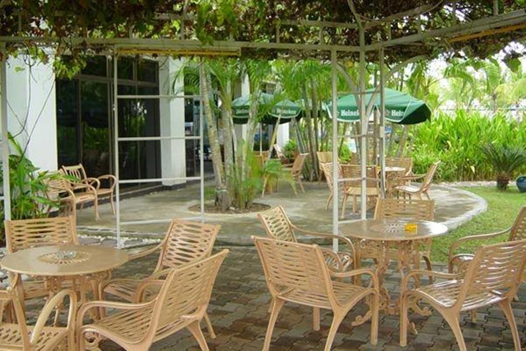 Pattaya Country Club & Resort Ban Pong  Buitenkant foto