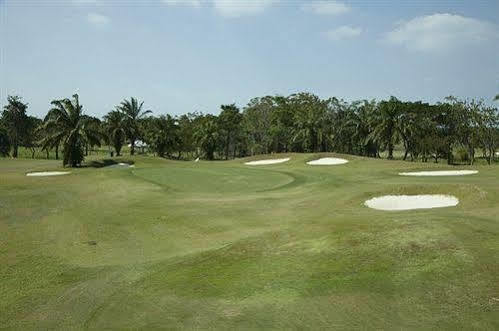 Pattaya Country Club & Resort Ban Pong  Buitenkant foto